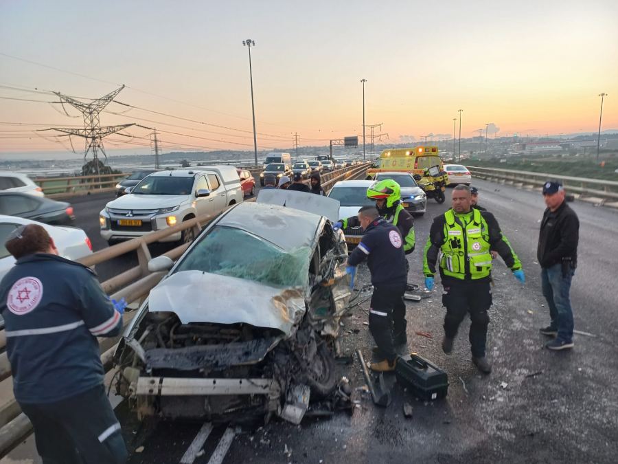 اصابات منها خطيرة بحادث طرق على شارع 5 قرب مفرق كفرقاسم